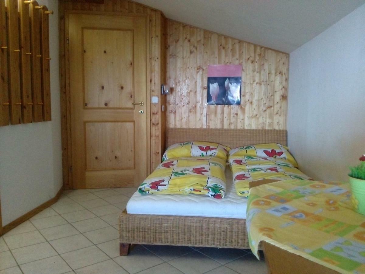 Almhaus Florian Appartement Treffen Buitenkant foto